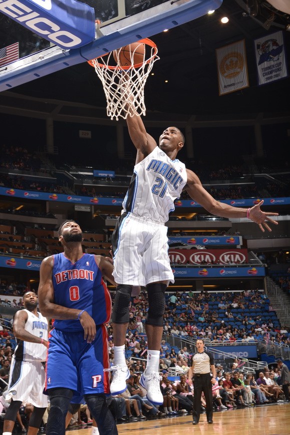  班凯罗强硬打板锁定胜局，魔术险胜活塞结束三连败