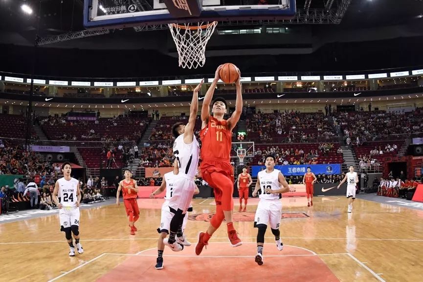  莱切老帅运筹帷幄，针对性部署助球队力克强敌